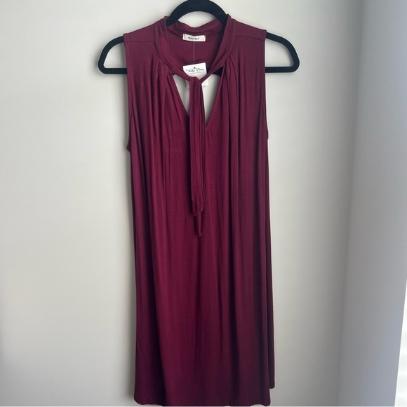 NWT Mod Ref Burgundy Dress with Tie Front & Cut Out Details - Large - Picture 2 of 12